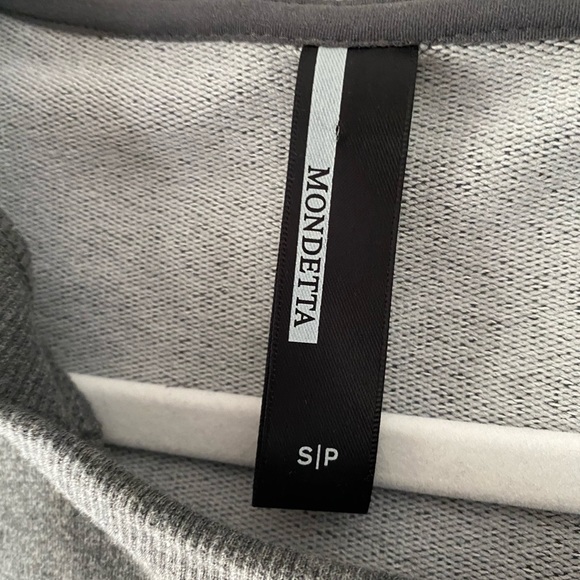 Crop sleeveless work out sweatshirt - Picture 4 of 5